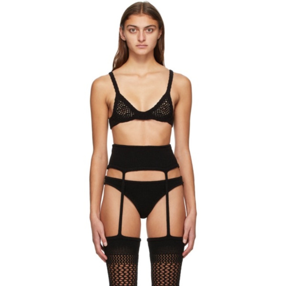 Isa Boulder Explore Bra in Black